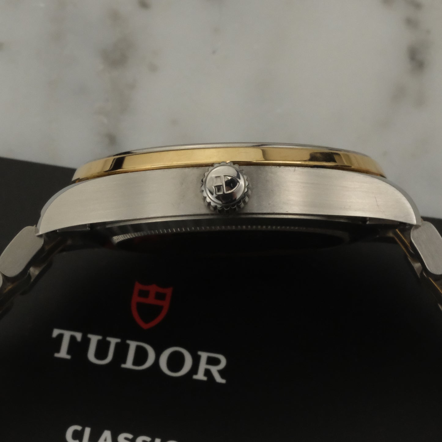 Tudor Style | 12503-0001 | Box & Manual