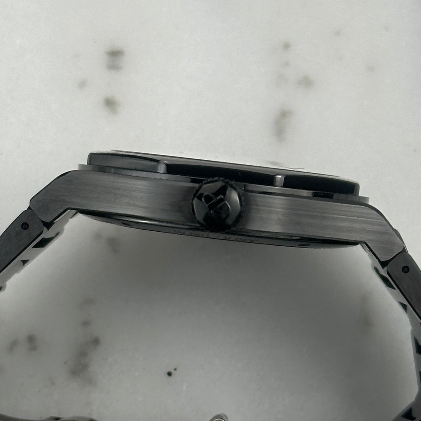 Girard-Perregaux Laureato 42 Ceramic | 81010-32-631-32A