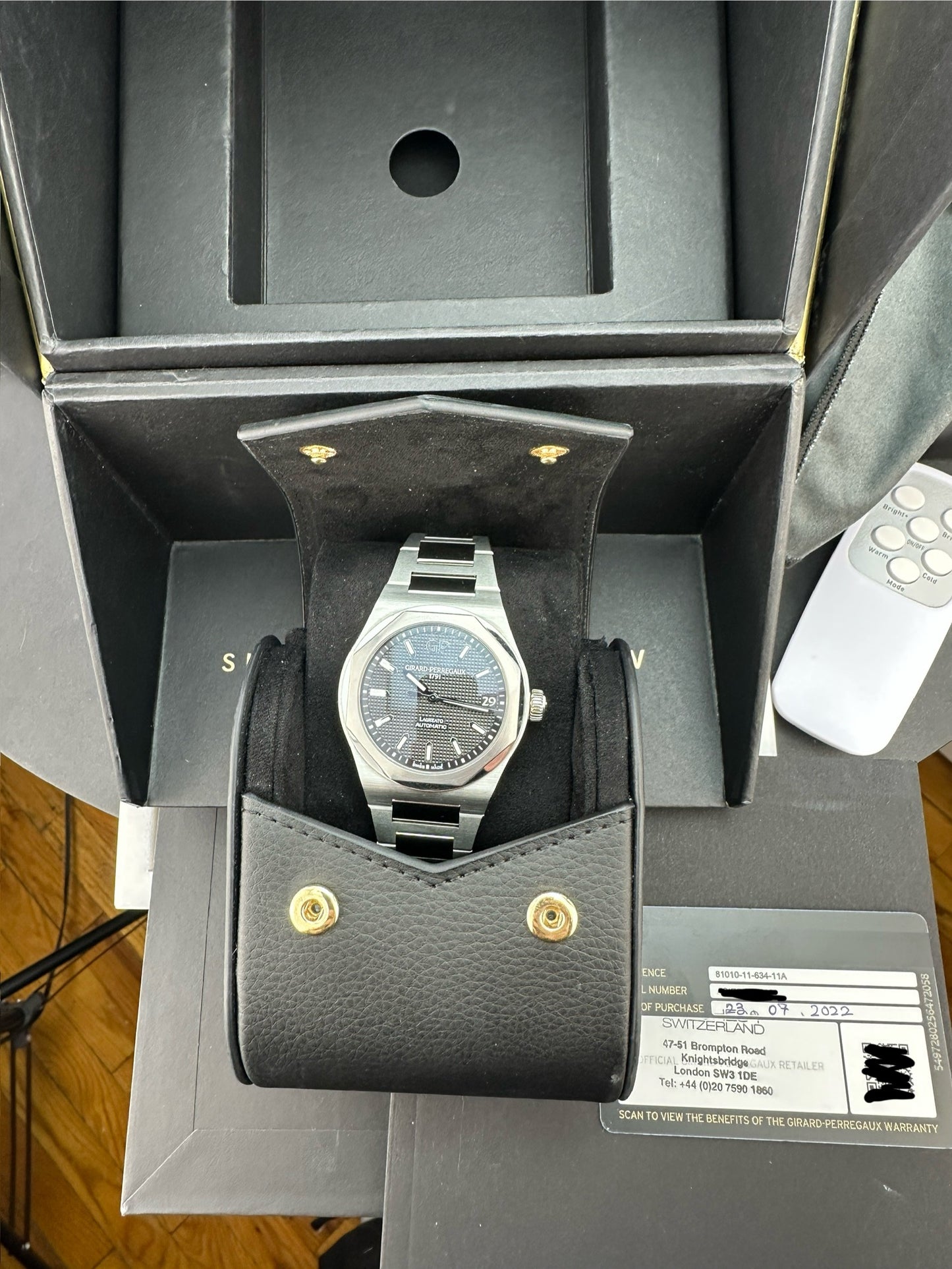 2022 Girard-Perregaux Laureato 81010-11-634-11A Full Set