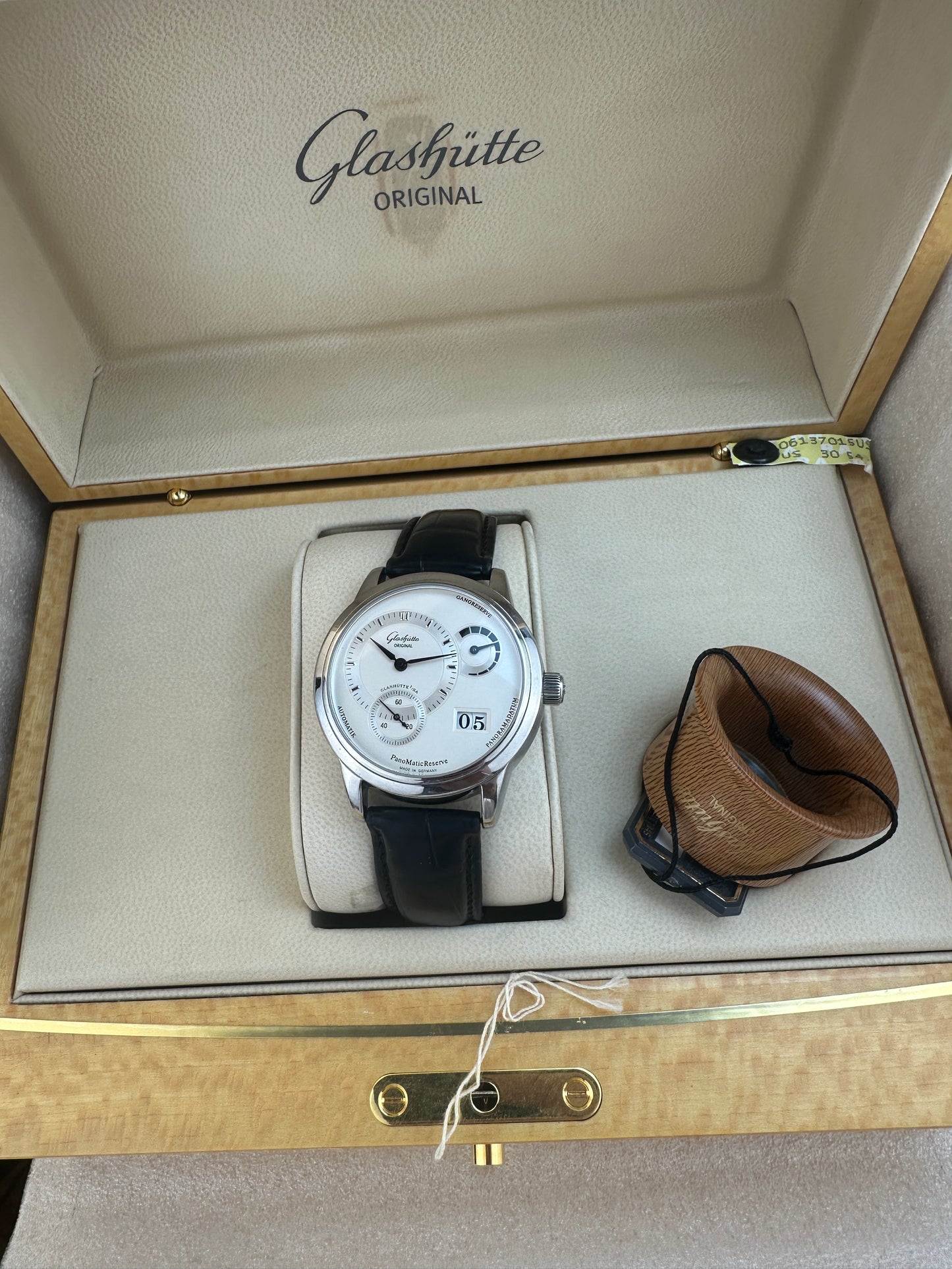 Glashütte Original PanoMaticReserve 90-03-02-02-04 | Box and service papers