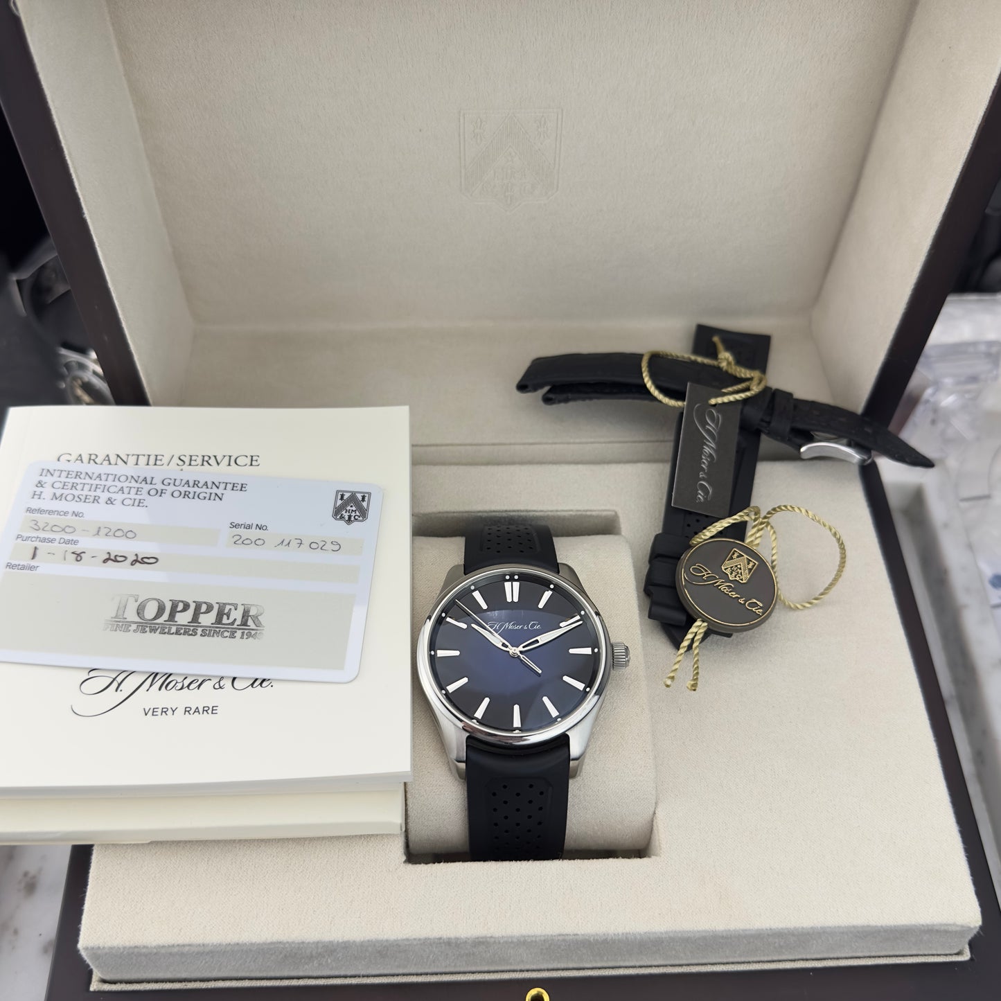 2020 H. Moser & Cie Pioneer Center Seconds Midnight Blue | 3200-1200 | Full Set