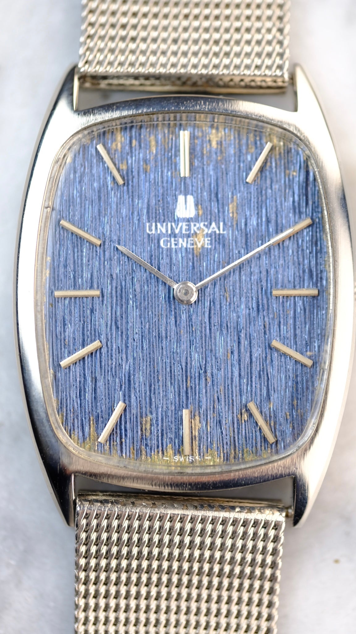 Universal Geneve ref. 842137 cal. 1-42 Tank-style men's vintage