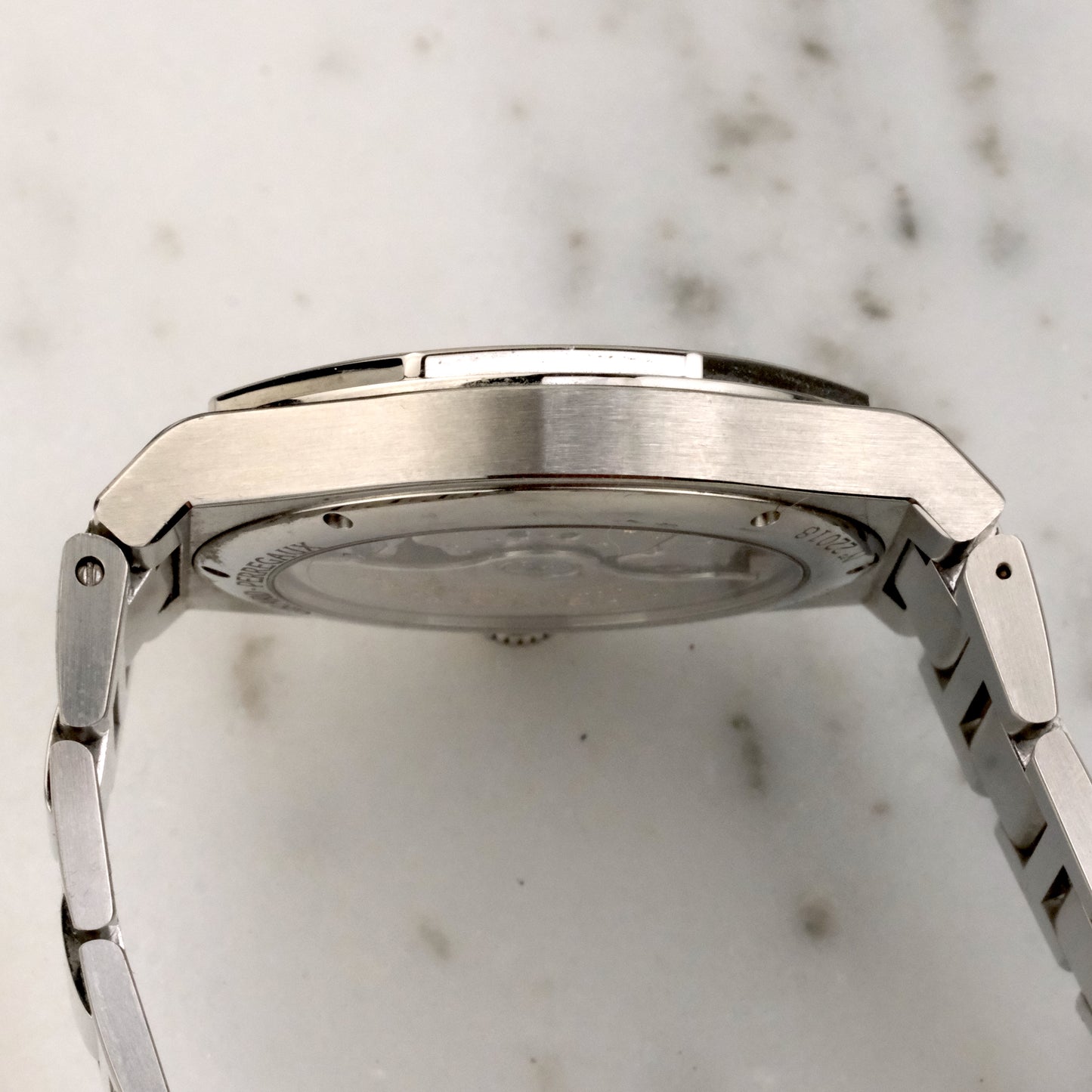 2024 Girard-Perregaux Laureato | 81010-11-431-11A | Full Set