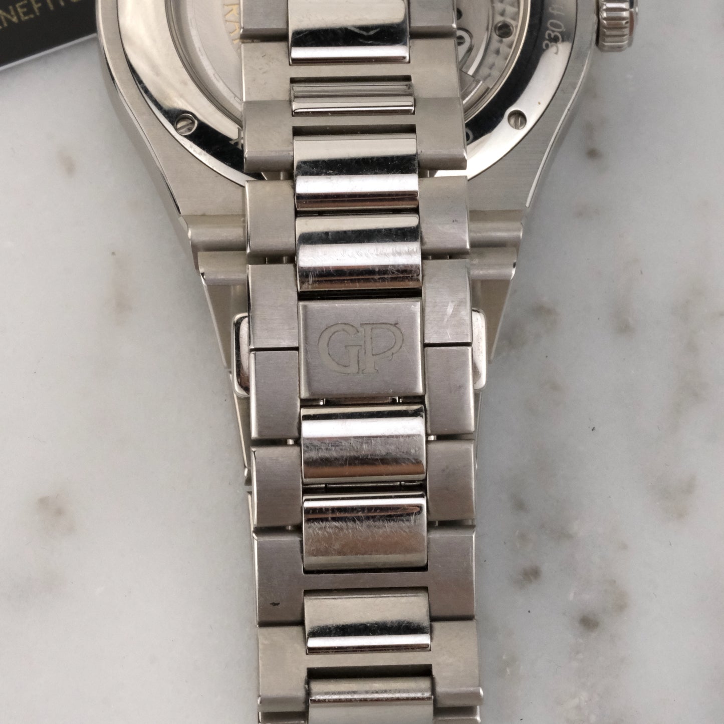 2024 Girard-Perregaux Laureato | 81010-11-431-11A | Full Set