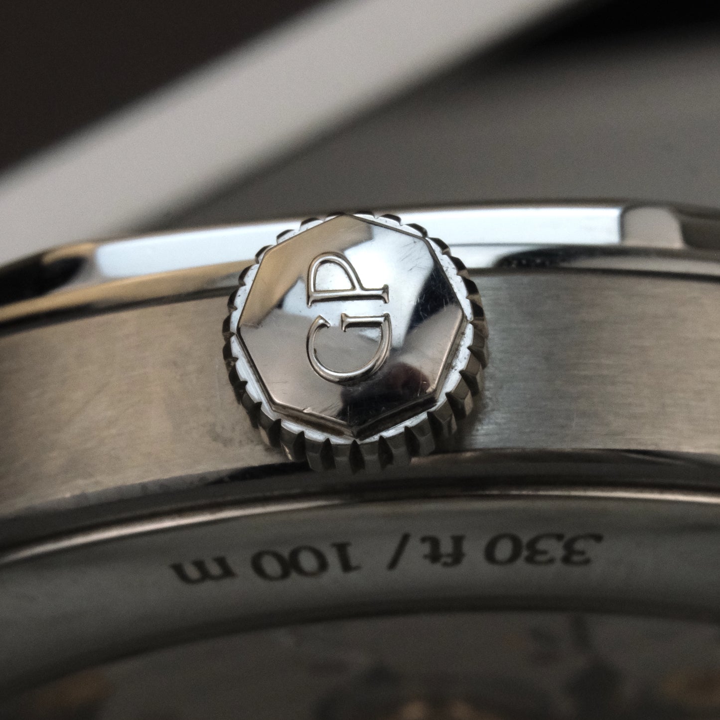 2022 Girard-Perregaux Laureato 81005, 38mm, copper dial, full set