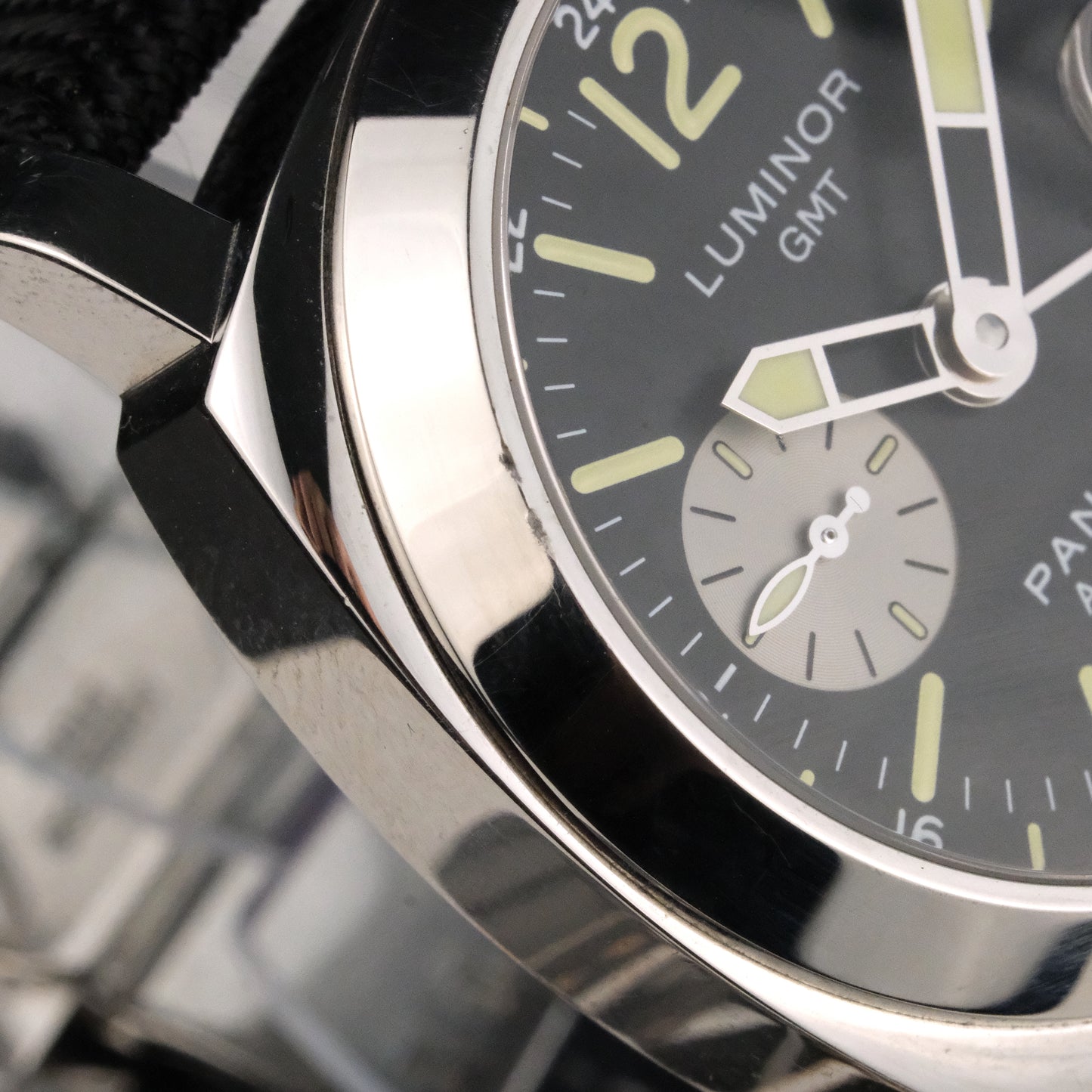 2018 Panerai Luminor GMT PAM00088