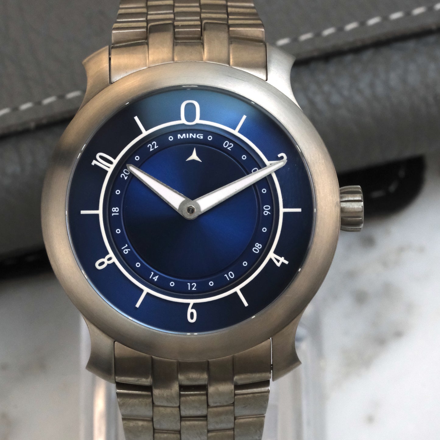 Ming 17.03 | Box + Accessories