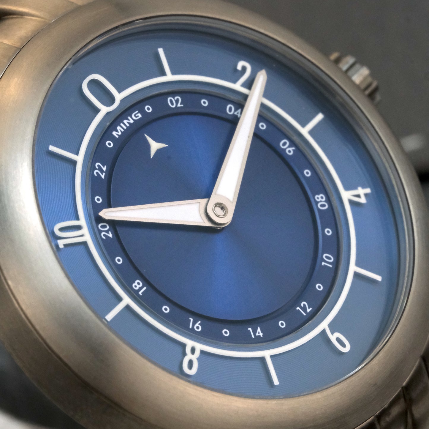 Ming 17.03 | Box + Accessories