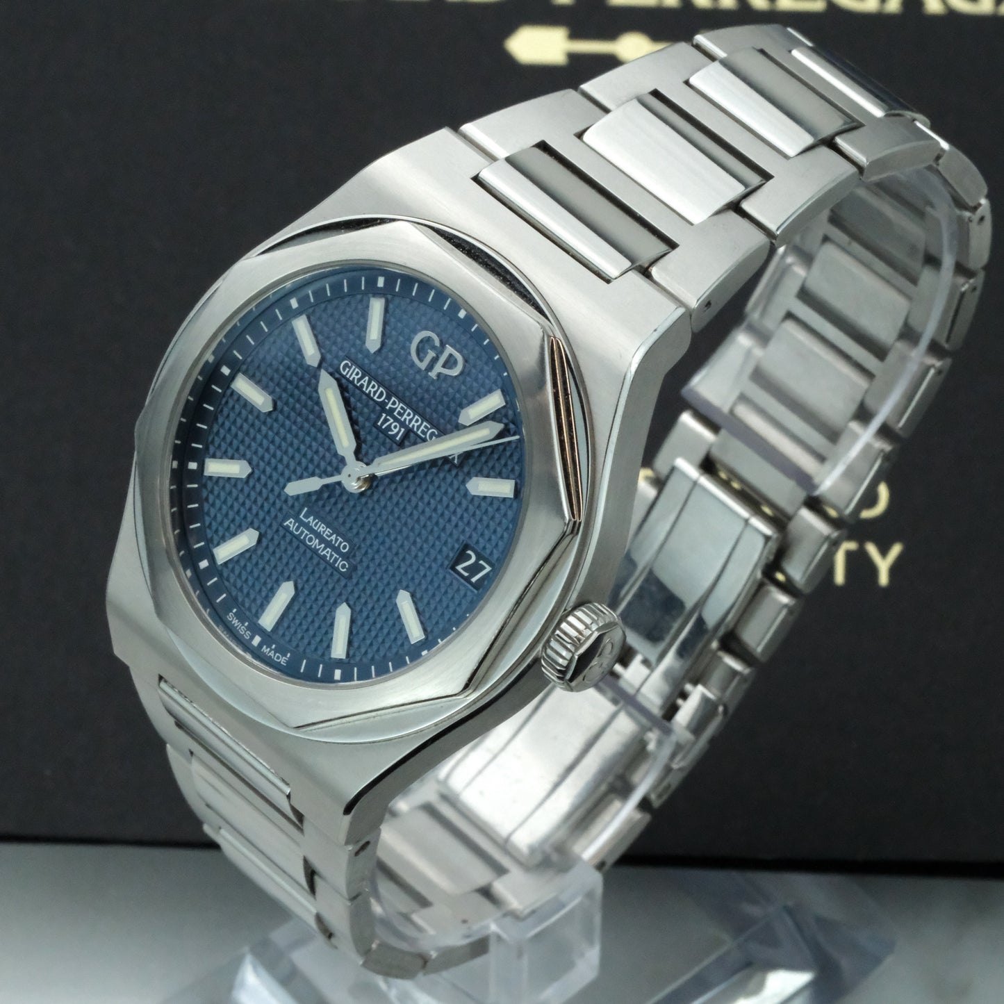 2022 Girard-Perregaux Laureato | 81010-11-431-11A | Full Set