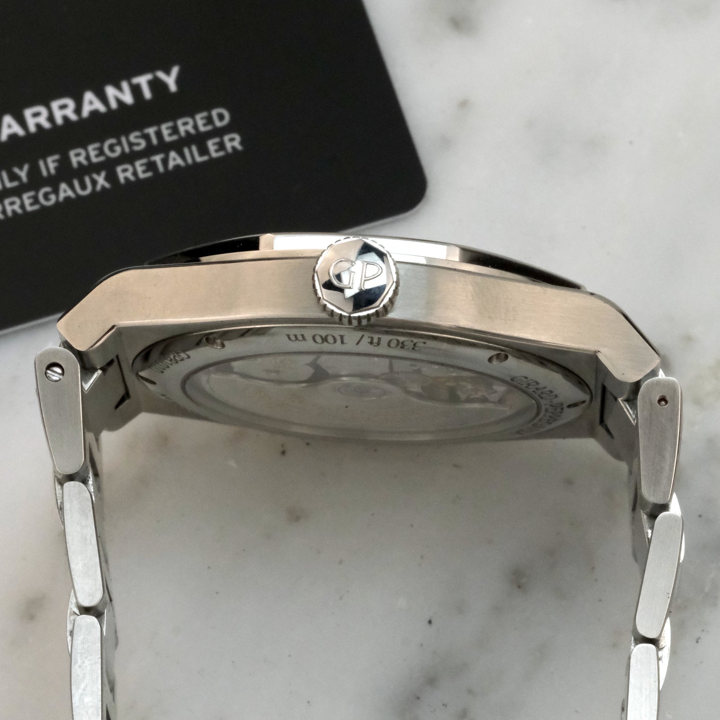 2023 Girard-Perregaux Laureato Green | 81010-11-3153-1CM | Full Set