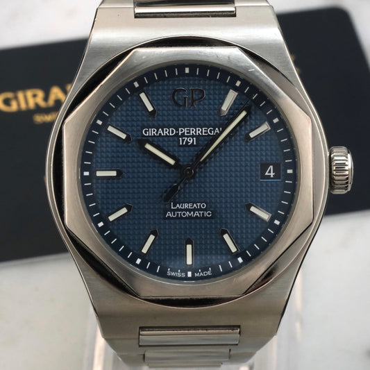 2018 Girard-Perregaux Laureato | 81010-11-431-11A | Full Set