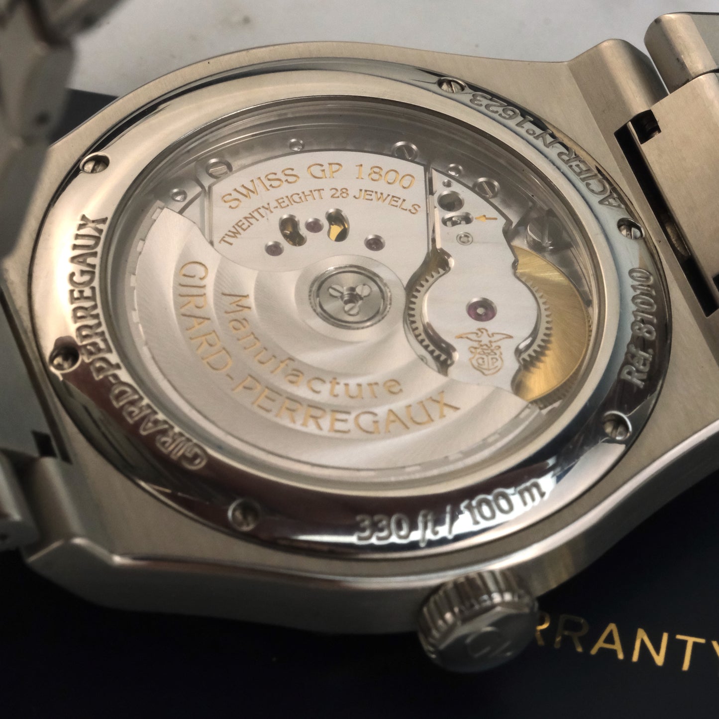 2018 Girard-Perregaux Laureato | 81010-11-431-11A | Full Set