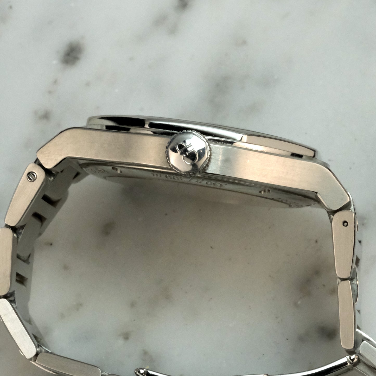 2018 Girard-Perregaux Laureato | 81010-11-431-11A | Full Set