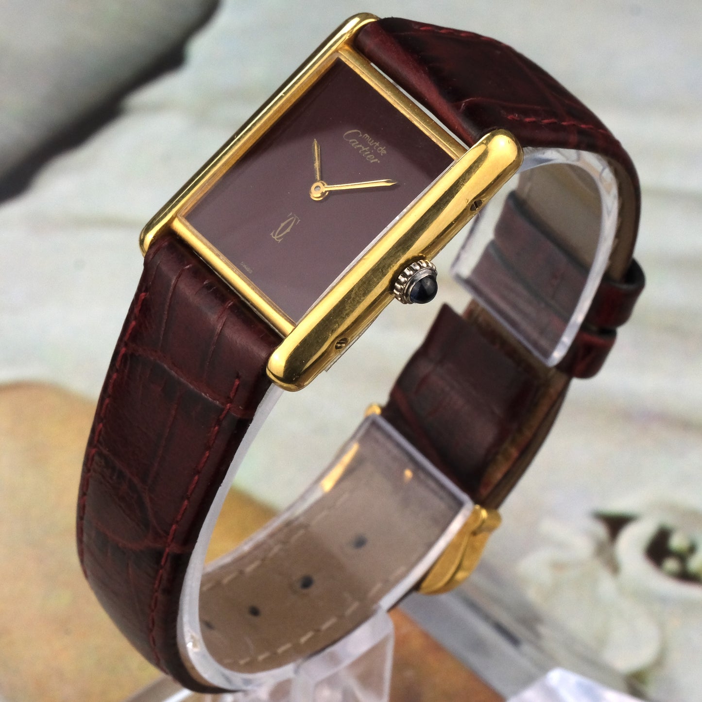 Vintage Tank Must, Burgundy Dial