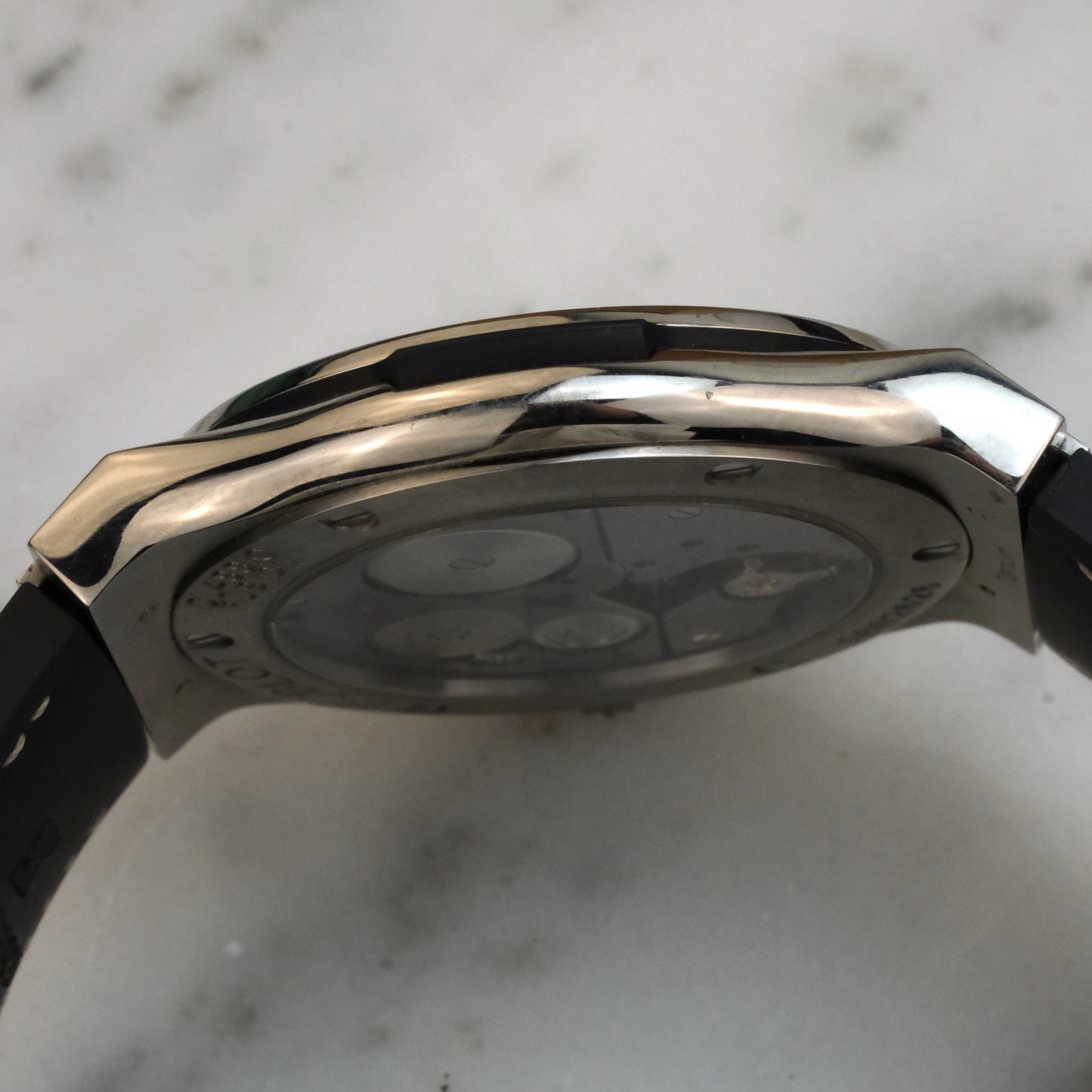 Hublot Classic Fusion Ultra Thin | 545.NX.2210.LR | with box