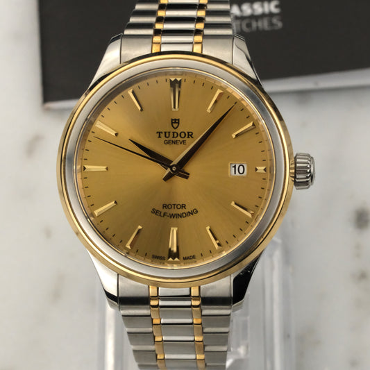 Tudor Style | 12503-0001 | Box & Manual