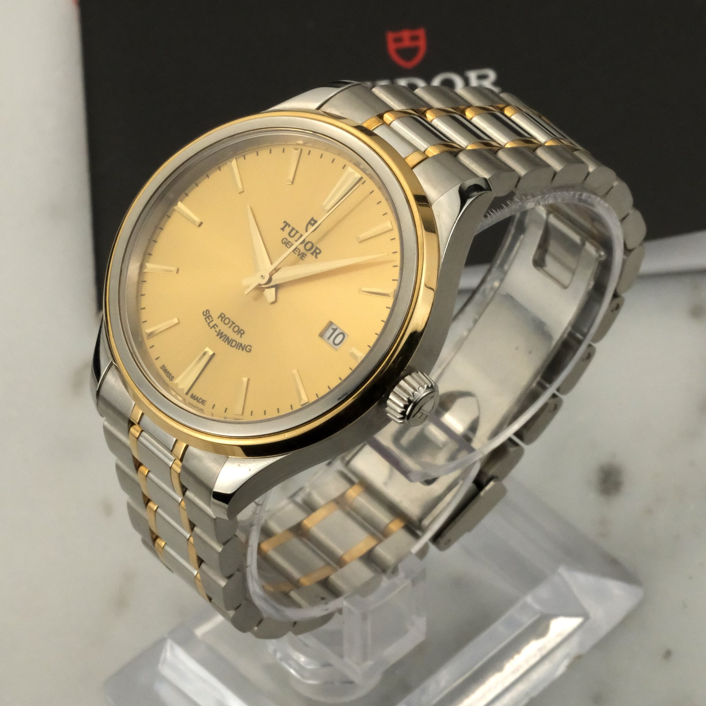 Tudor Style | 12503-0001 | Box & Manual