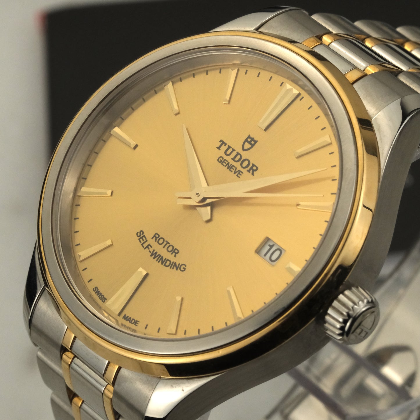 Tudor Style | 12503-0001 | Box & Manual