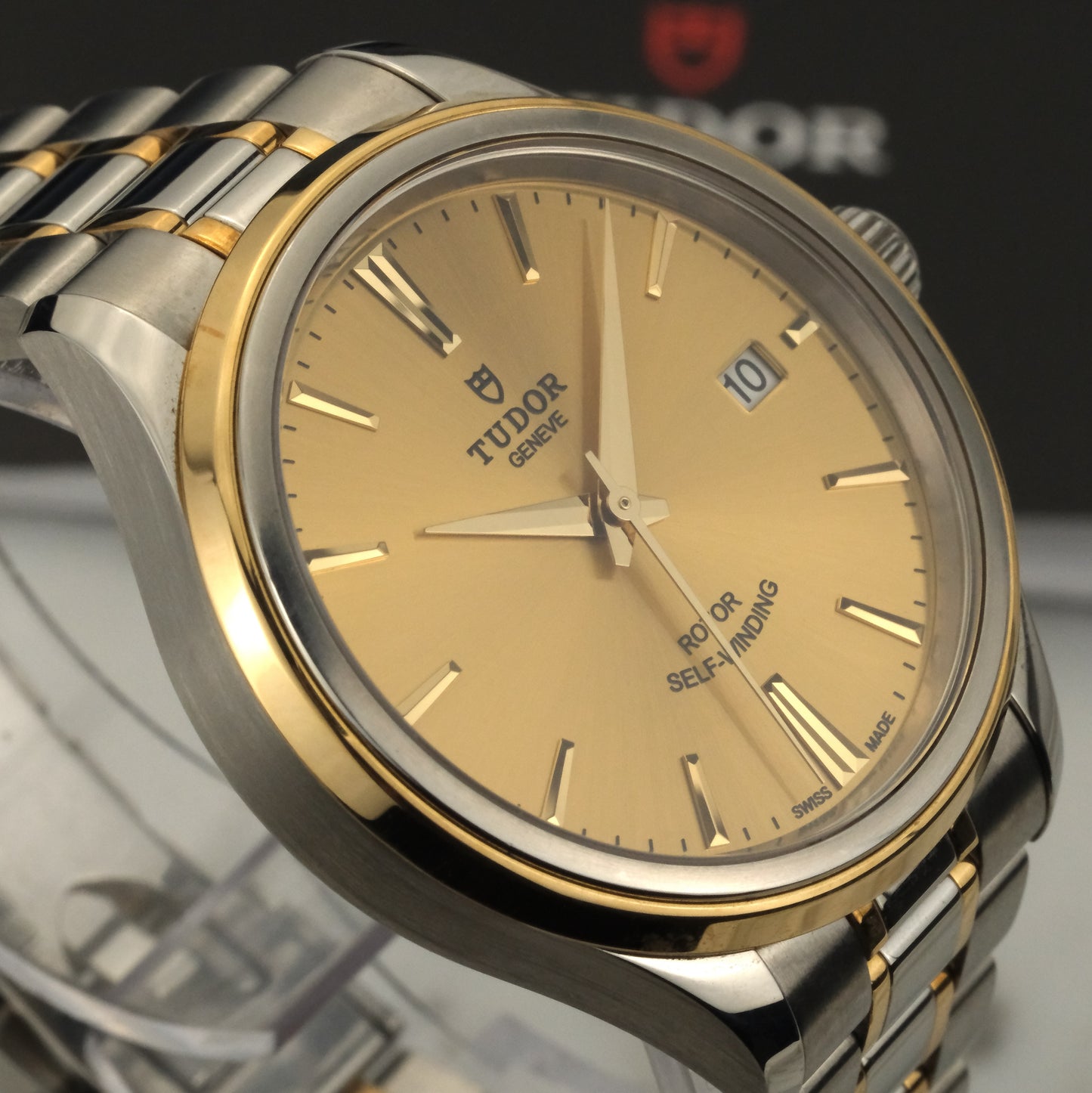 Tudor Style | 12503-0001 | Box & Manual
