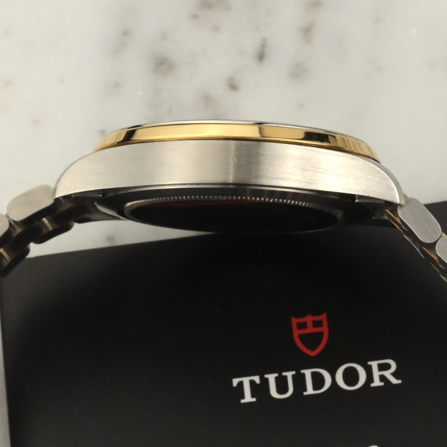 Tudor Style | 12503-0001 | Box & Manual