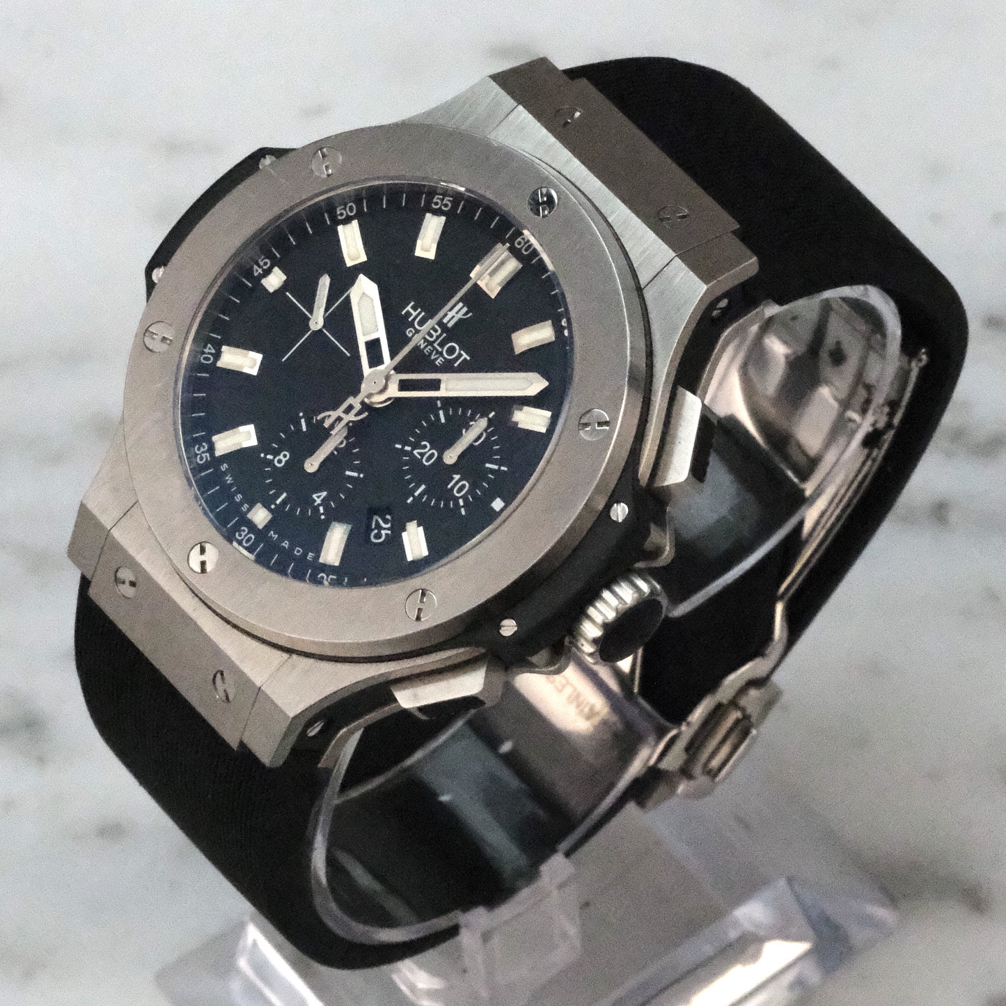 2010's Hublot Big Bang Chronograph 301.SX.1170.RX with box and 3 extra straps