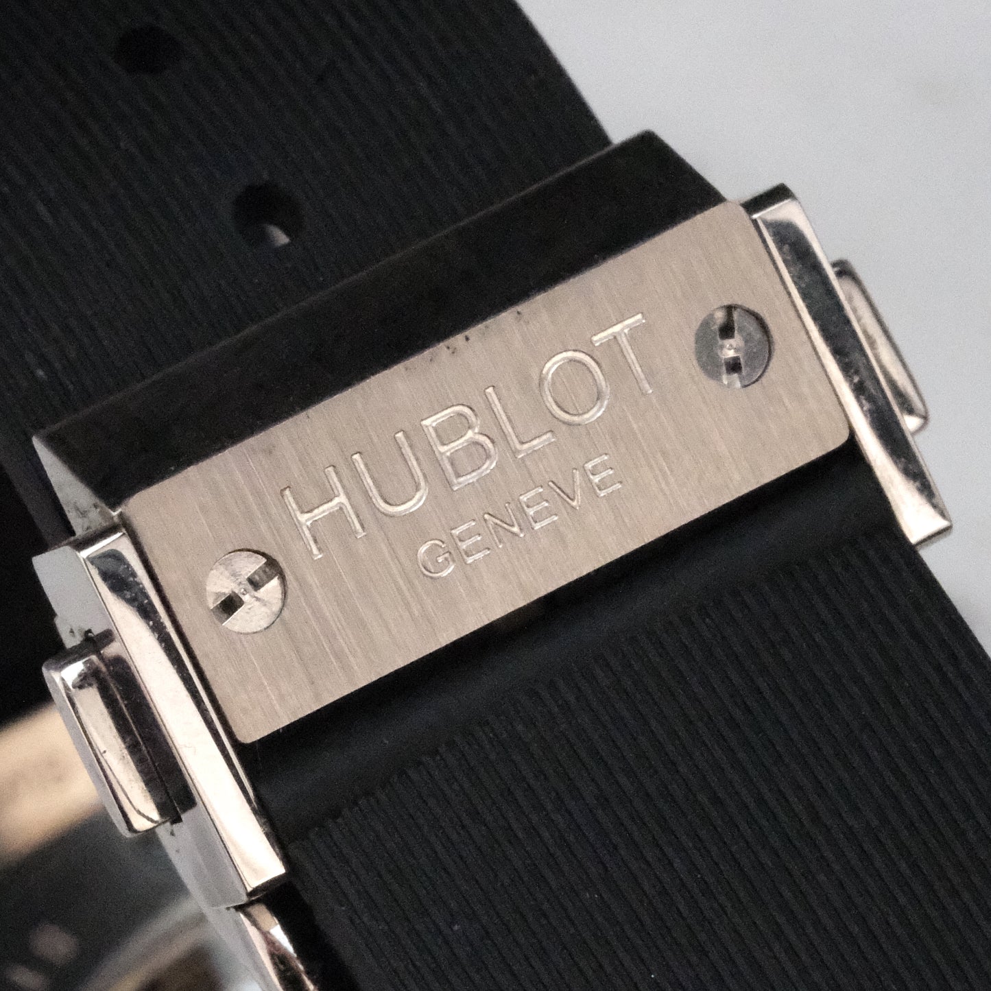2010's Hublot Big Bang Chronograph 301.SX.1170.RX with box and 3 extra straps
