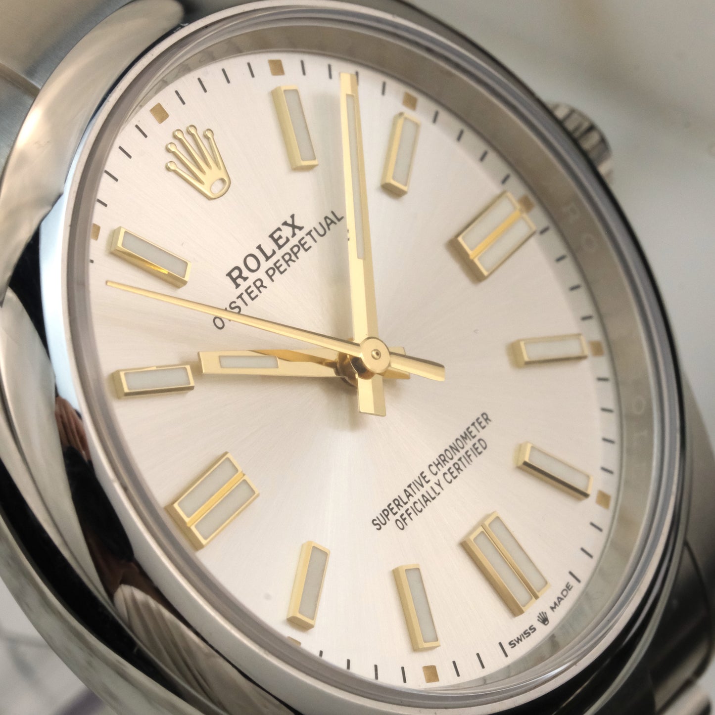 2023 Rolex Oyster Perpetual 41 | 124300 | Full kit minus 2 links