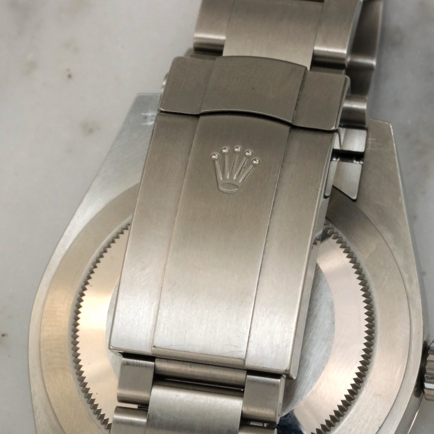 2023 Rolex Oyster Perpetual 41 | 124300 | Full kit minus 2 links