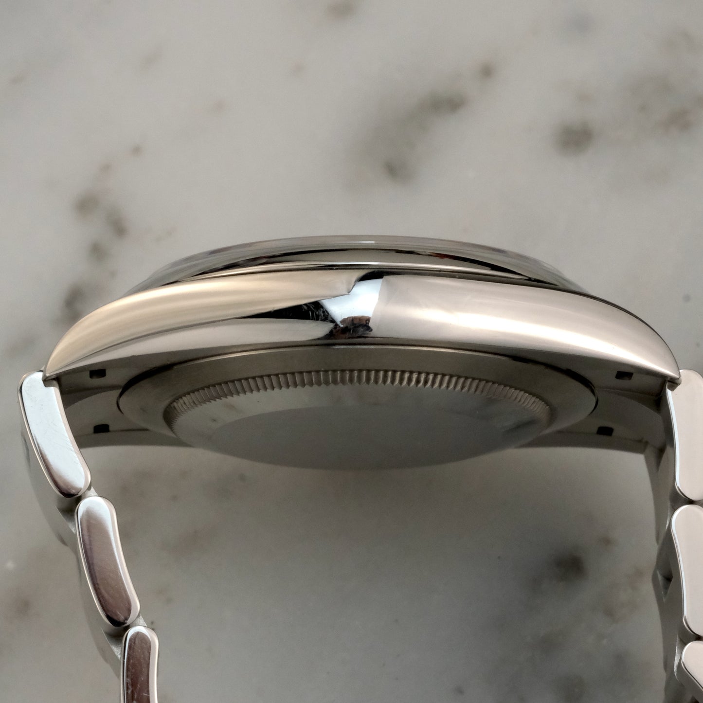 2023 Rolex Oyster Perpetual 41 | 124300 | Full kit minus 2 links