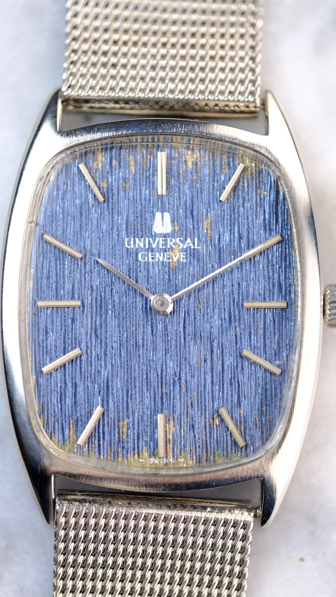 Universal Geneve ref. 842137 cal. 1-42 Tank-style men's vintage watch 1970s