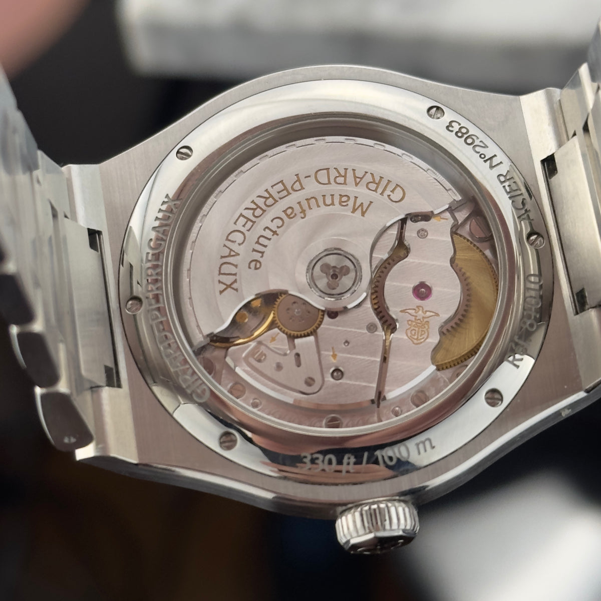 2019 Girard-Perregaux Laureato 42 Blue | 81010-11-431-11A | Full set