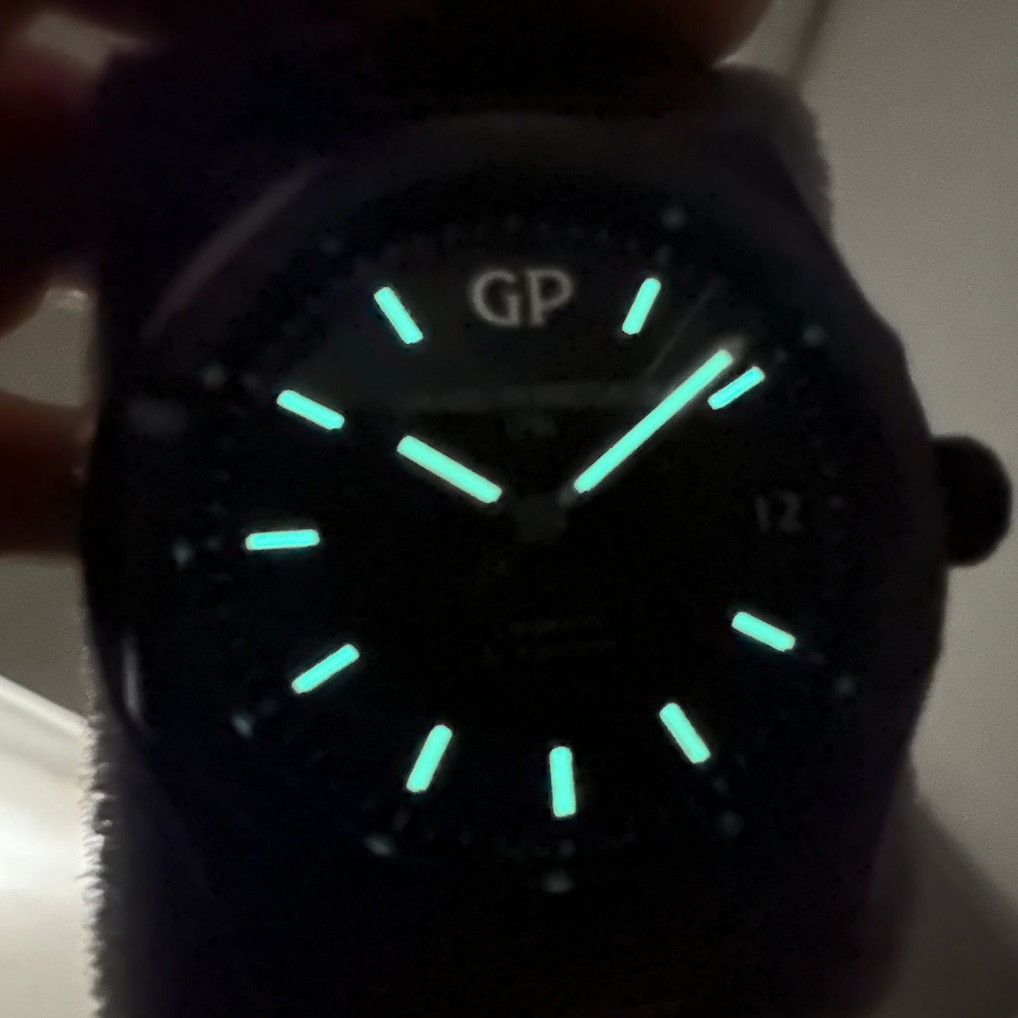 Girard-Perregaux Laureato 42 Ceramic | 81010-32-631-32A