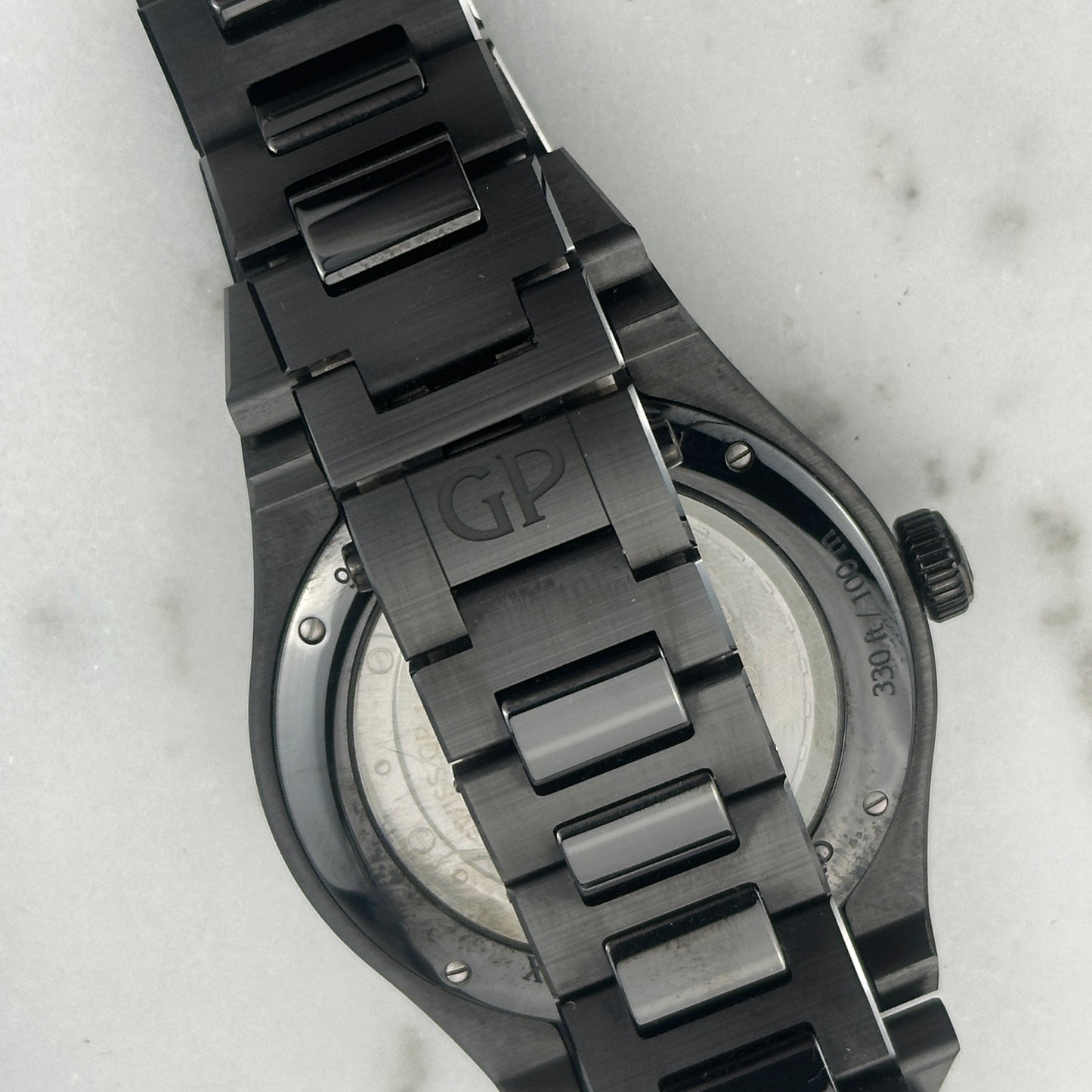 Girard-Perregaux Laureato 42 Ceramic | 81010-32-631-32A