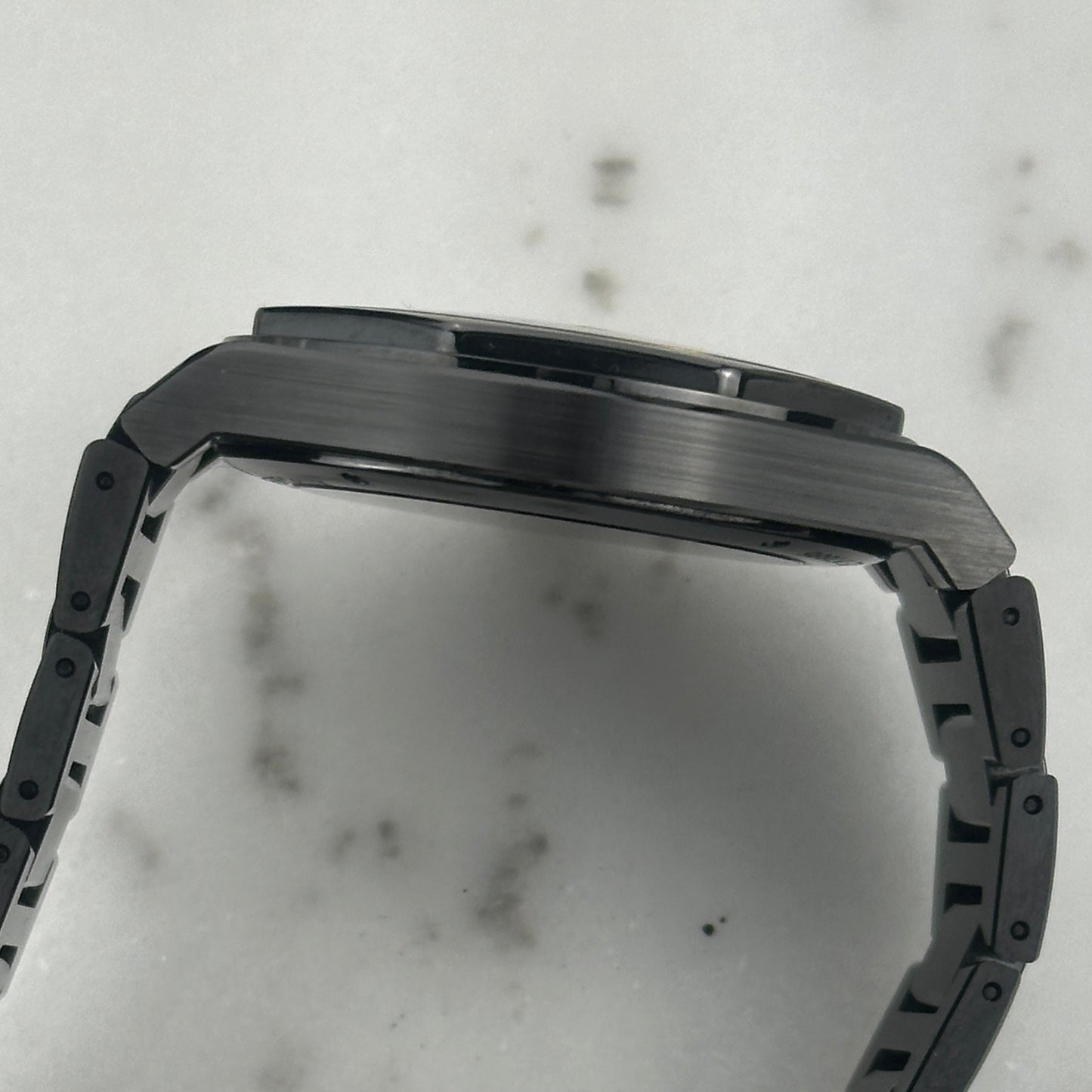 Girard-Perregaux Laureato 42 Ceramic | 81010-32-631-32A