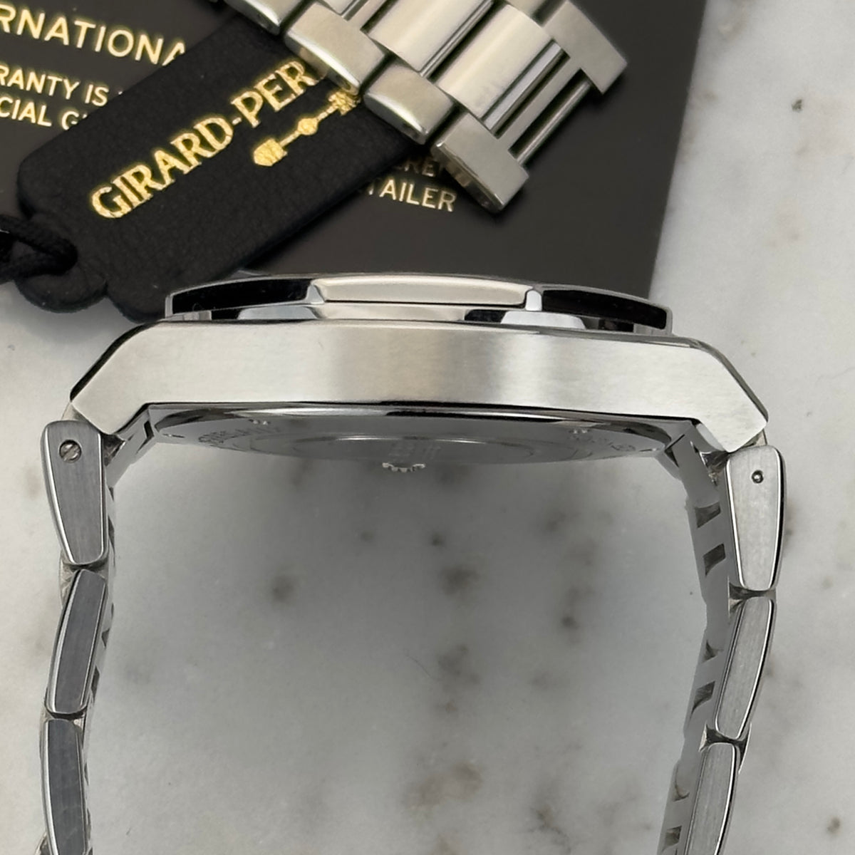 2021 Girard-Perregaux Laureato Chronograph | 81020-11-131-11A | Box & Papers