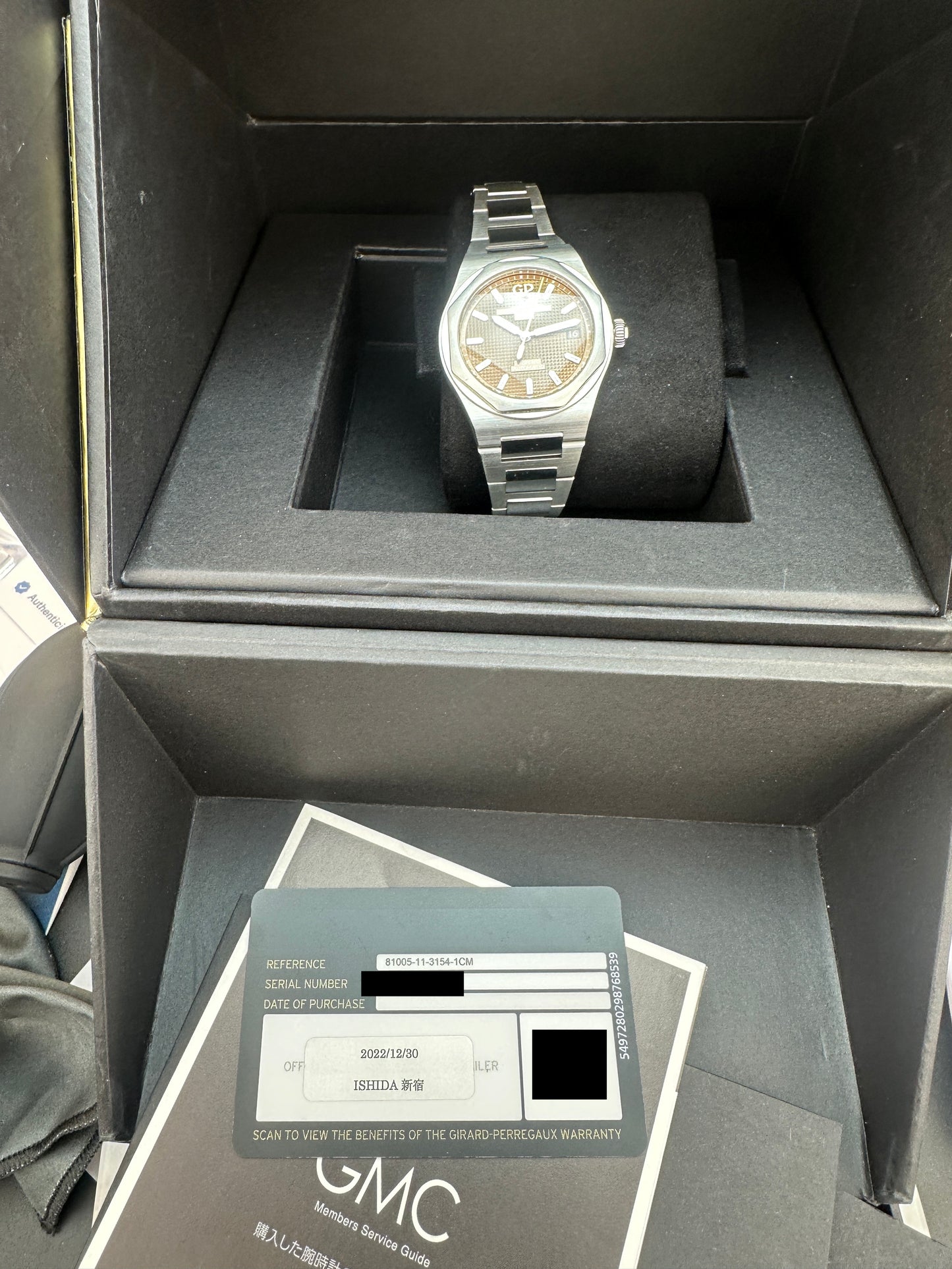 2022 Girard-Perregaux Laureato 81005, 38mm, copper dial, full set