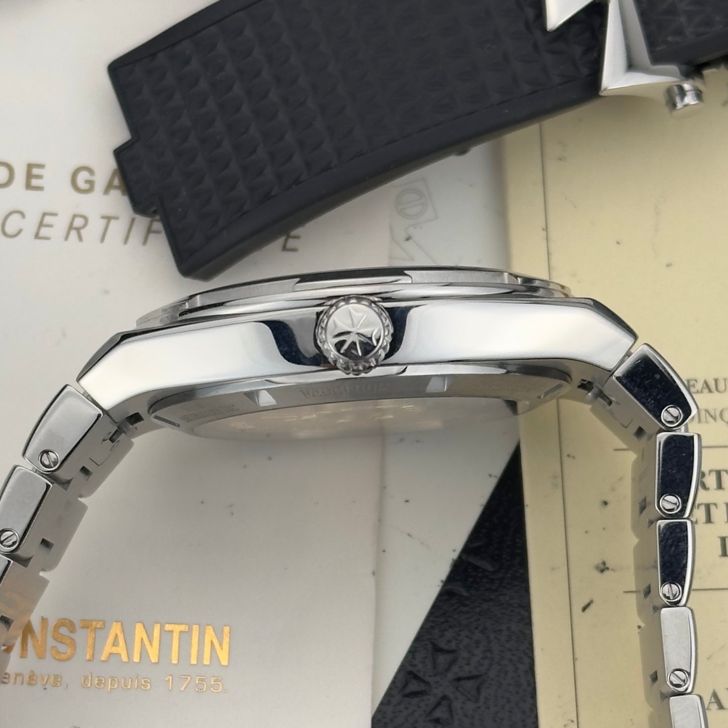 2017 Vacheron Constantin Overseas | 4500V/110A-B126 | Full Set (no box)