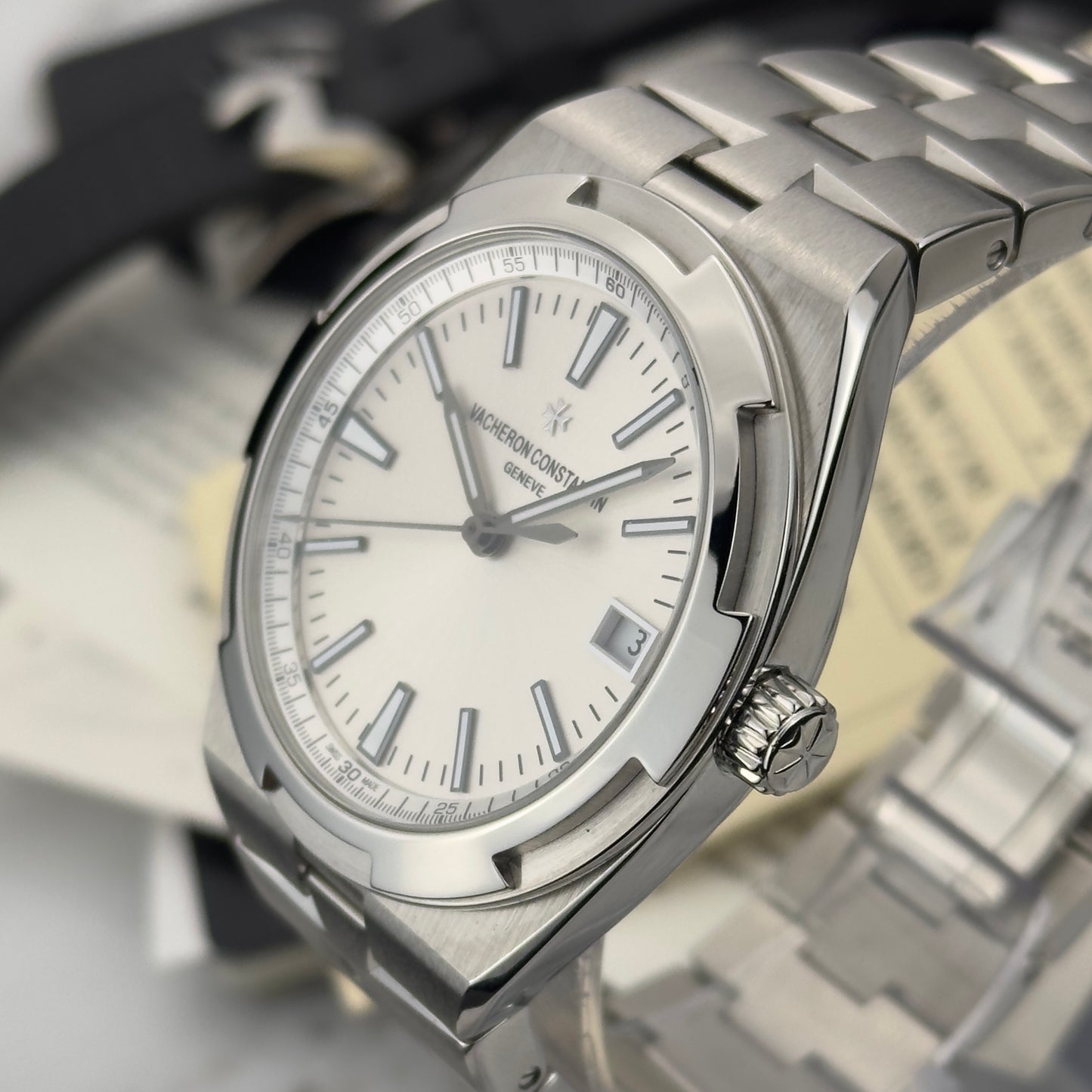 2017 Vacheron Constantin Overseas | 4500V/110A-B126 | Full Set (no box)