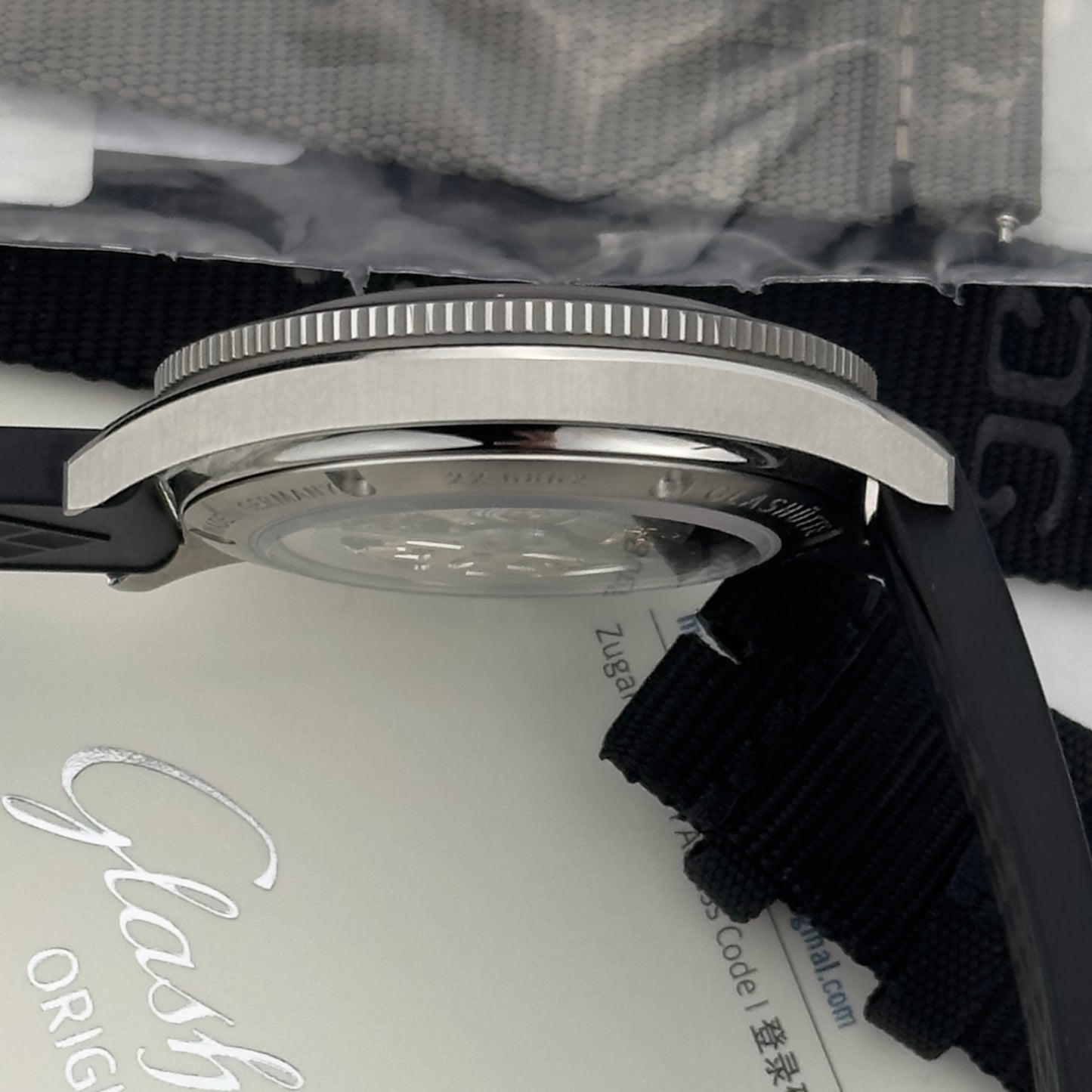 2025 Glashütte Original SeaQ | 1-39-11-06-80-33 | Full Set