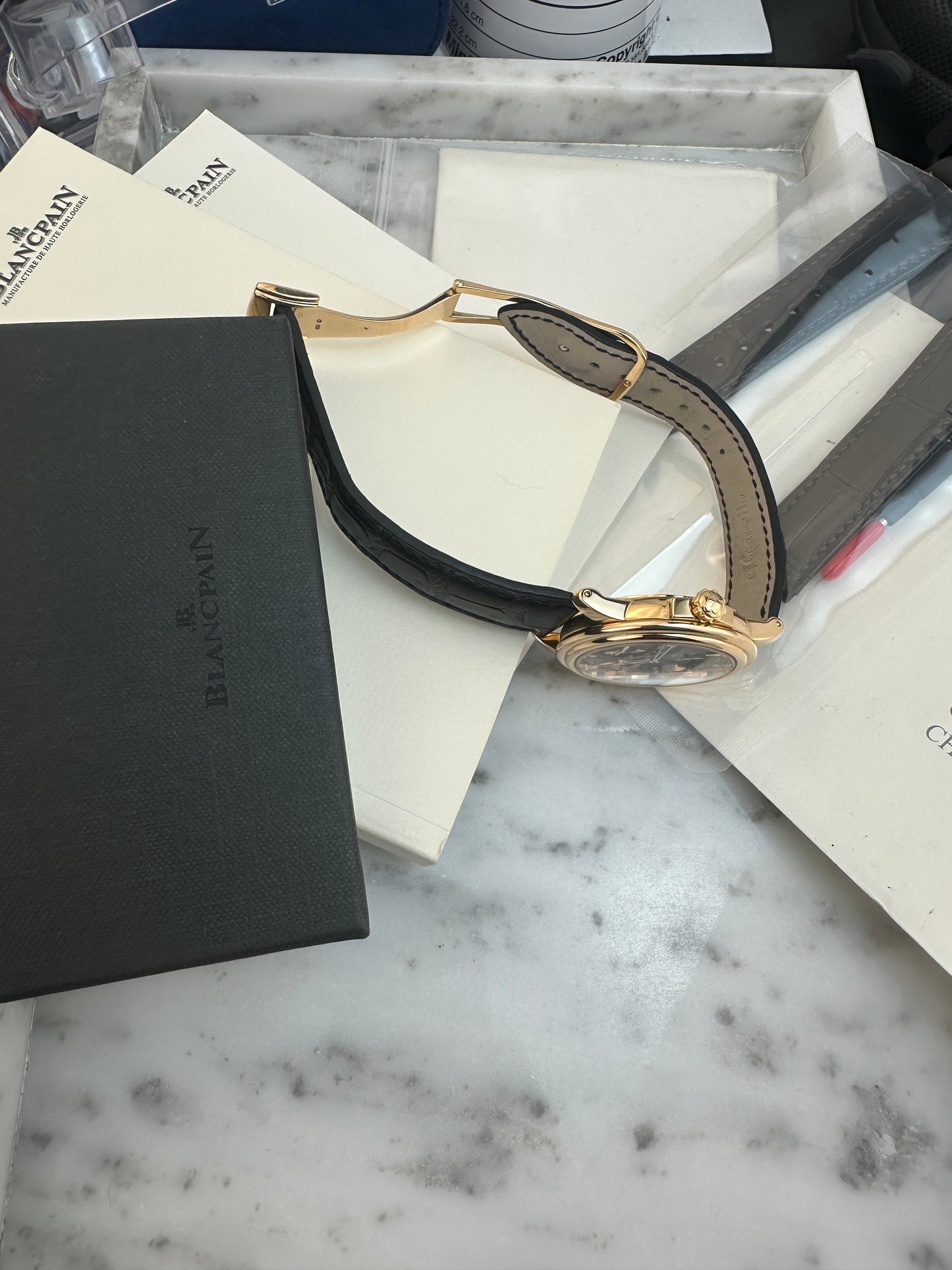 Blancpain Leman Dual Time Rose Gold 2160-3630-53B | Extra strap and manual