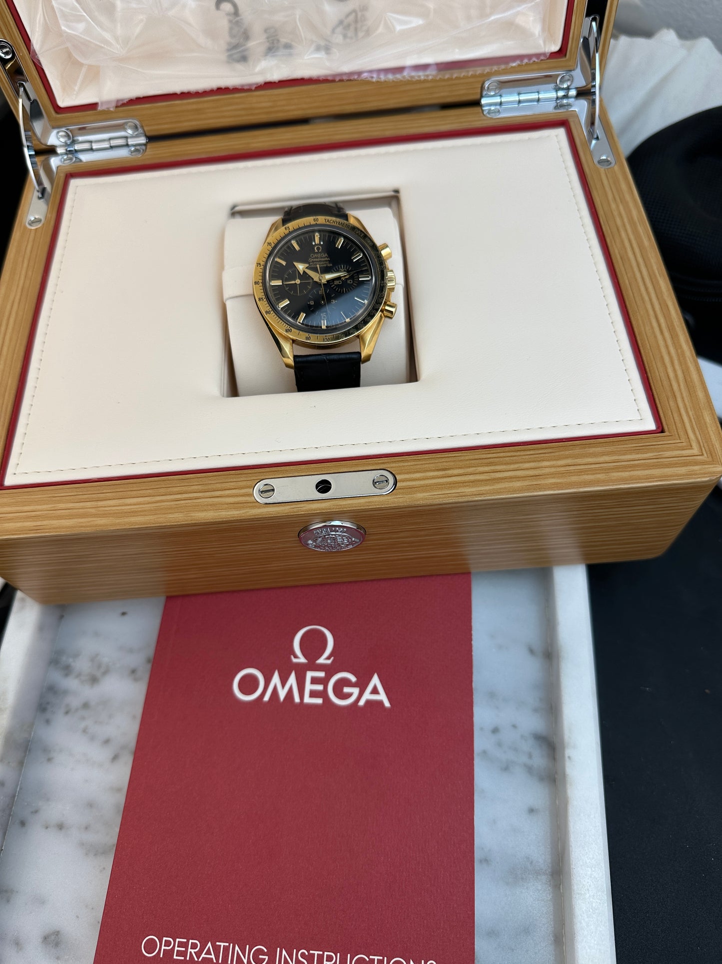 Omega Speedmaster Broad Arrow Rose Gold | 3653.80.33 | Box and manual