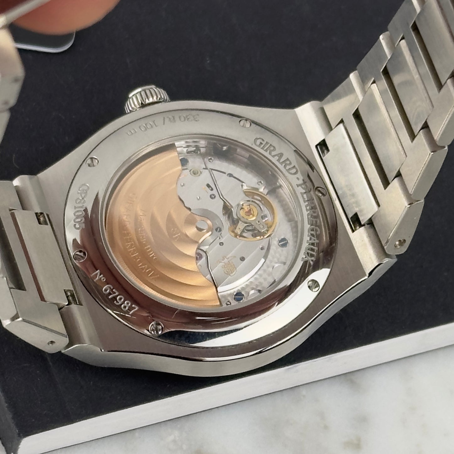 2025 Girard-Perregaux Laureato 38 Sage Green | 81005-11-3407-1CM | Full Set