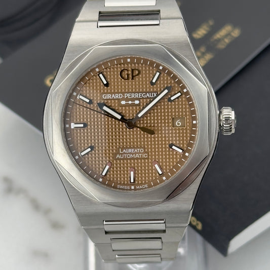 2023 Girard-Perregaux Laureato 38 Copper | 81005-11-3154-1CM | Full Set