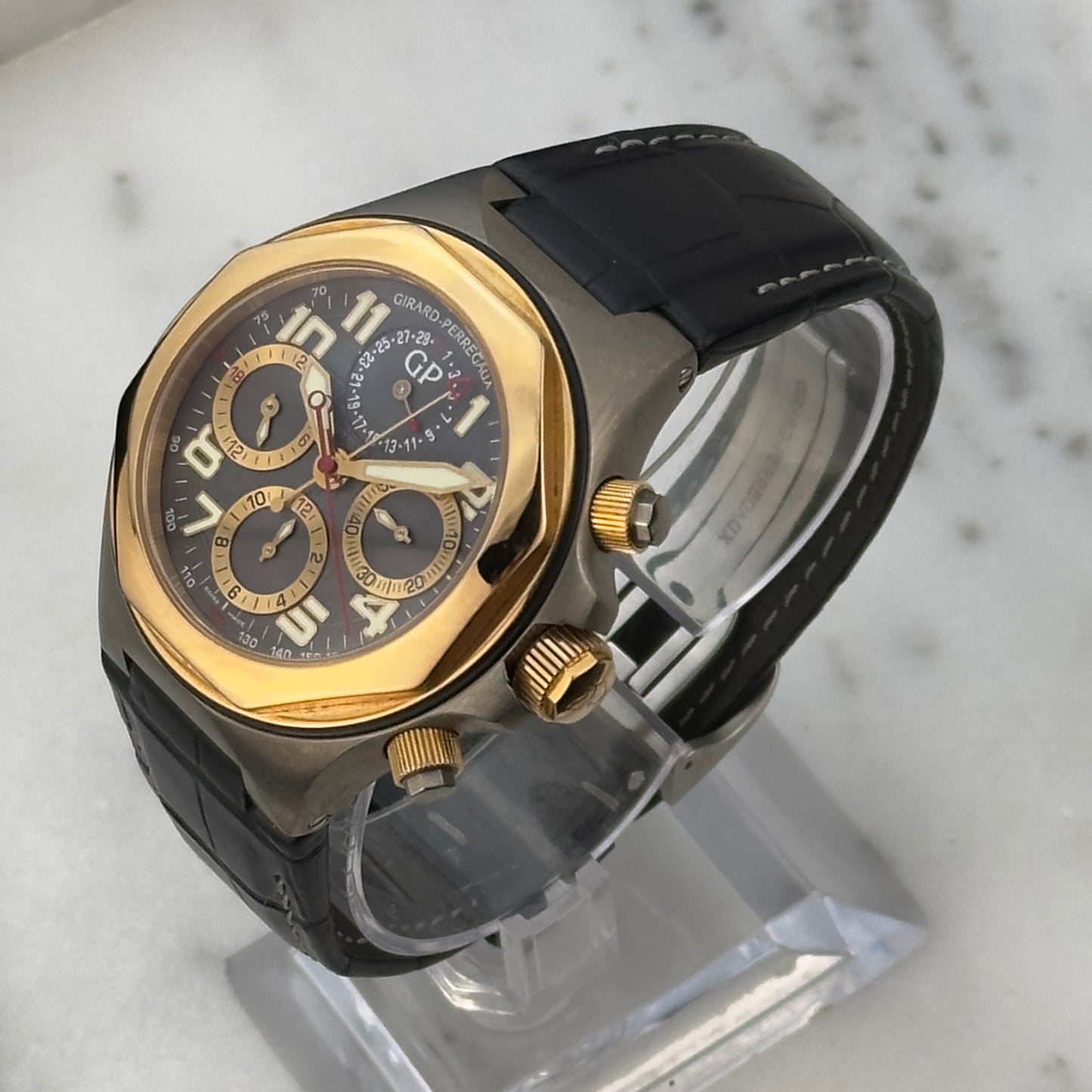 Girard-Perregaux Laureato Evo3 Titanium/Rose Gold | 80180-26-212-FK6A
