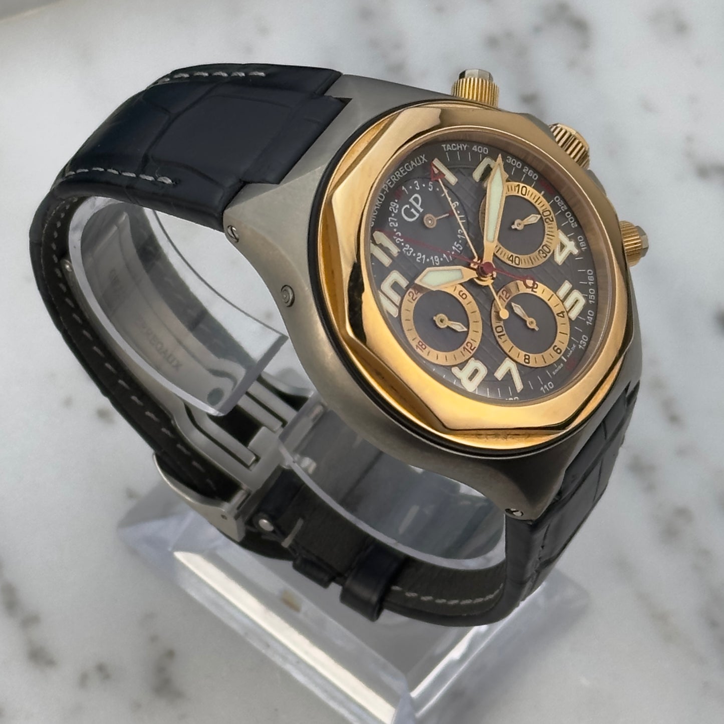 Girard-Perregaux Laureato Evo3 Titanium/Rose Gold | 80180-26-212-FK6A