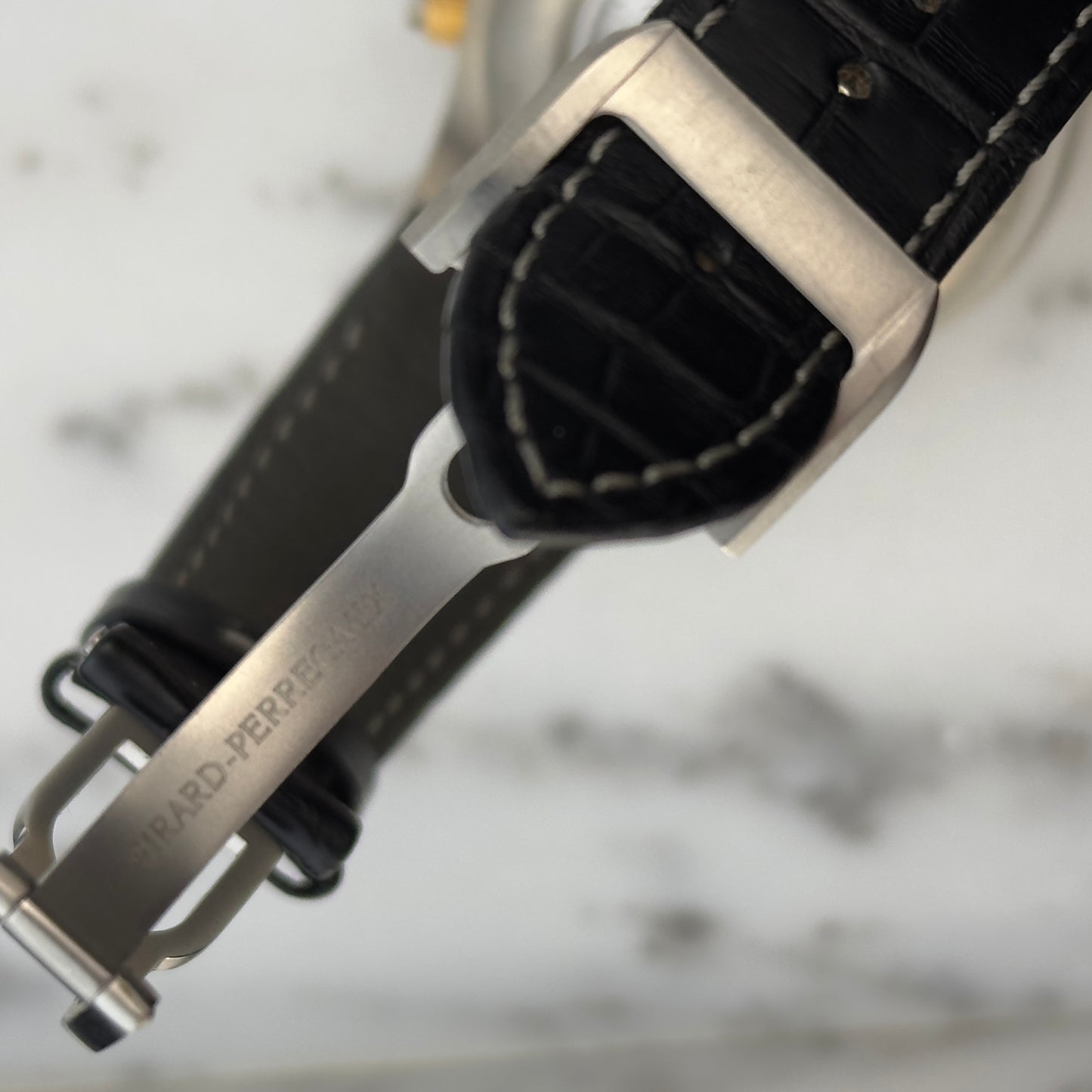 Girard-Perregaux Laureato Evo3 Titanium/Rose Gold | 80180-26-212-FK6A