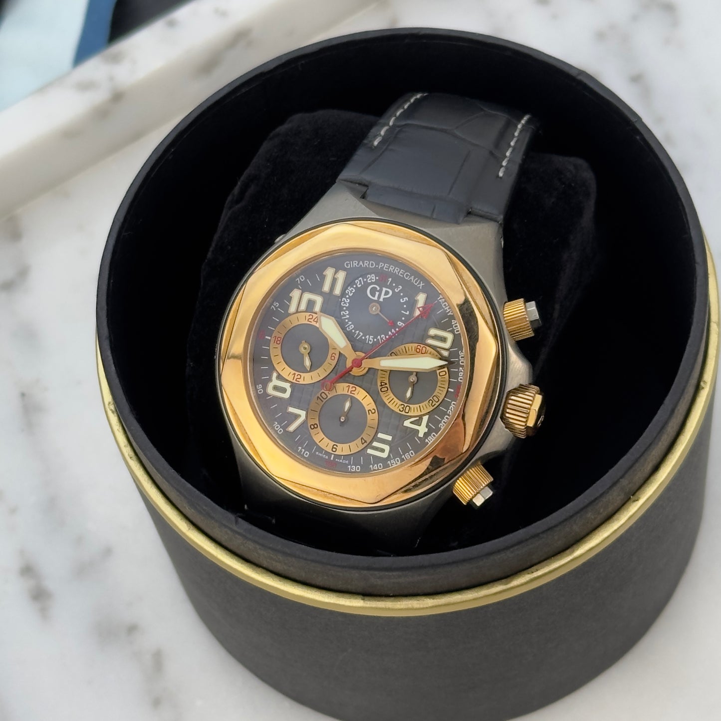 Girard-Perregaux Laureato Evo3 Titanium/Rose Gold | 80180-26-212-FK6A