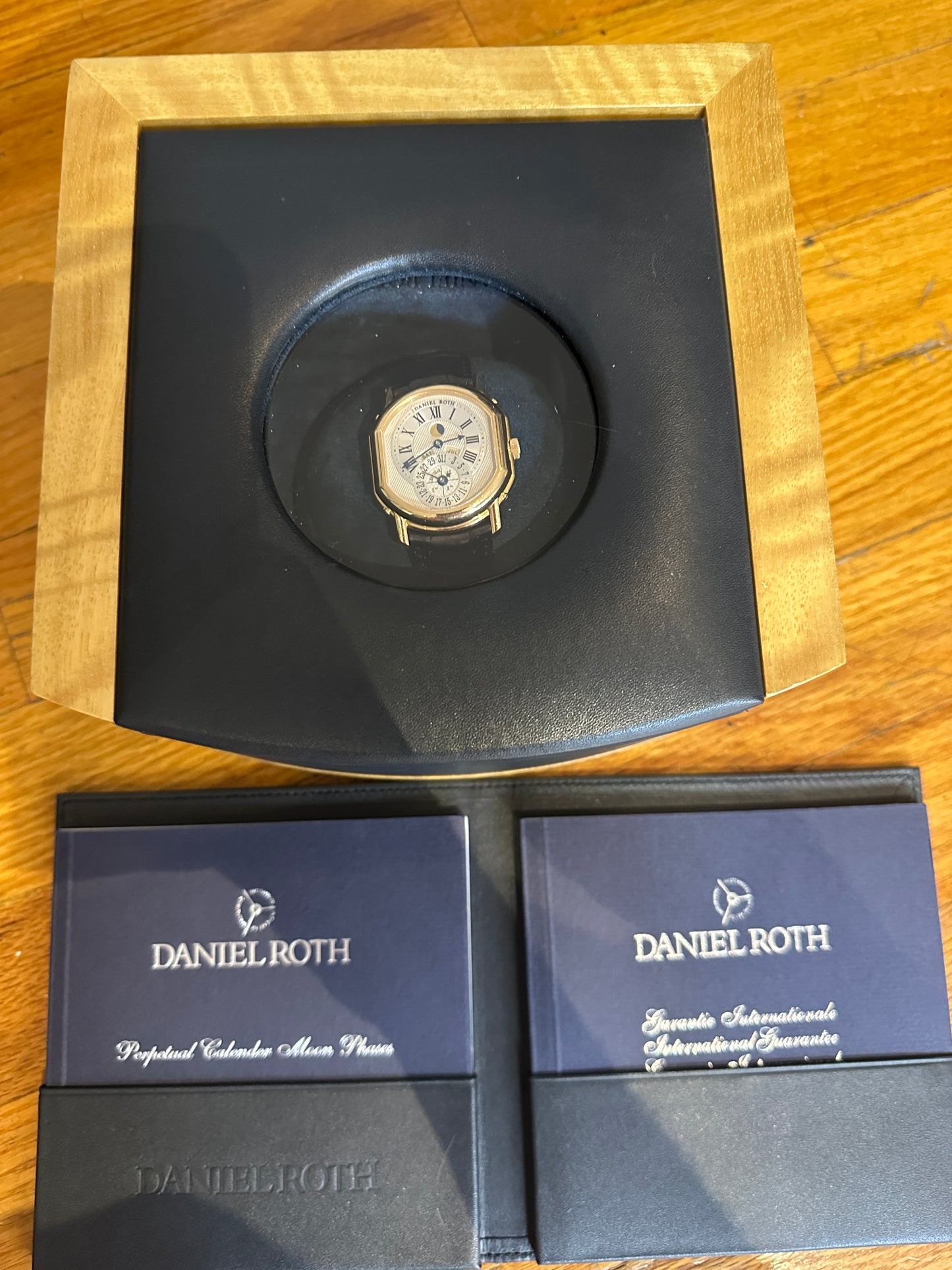 Daniel Roth Perpetual Calendar Yellow Gold | 118.X.40.161.CN.BA | Full Set