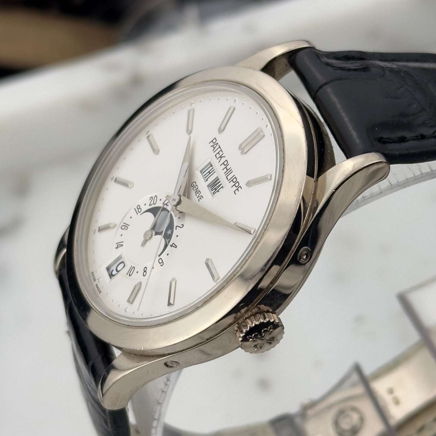 Patek Philippe Annual Calendar | 5396G-011