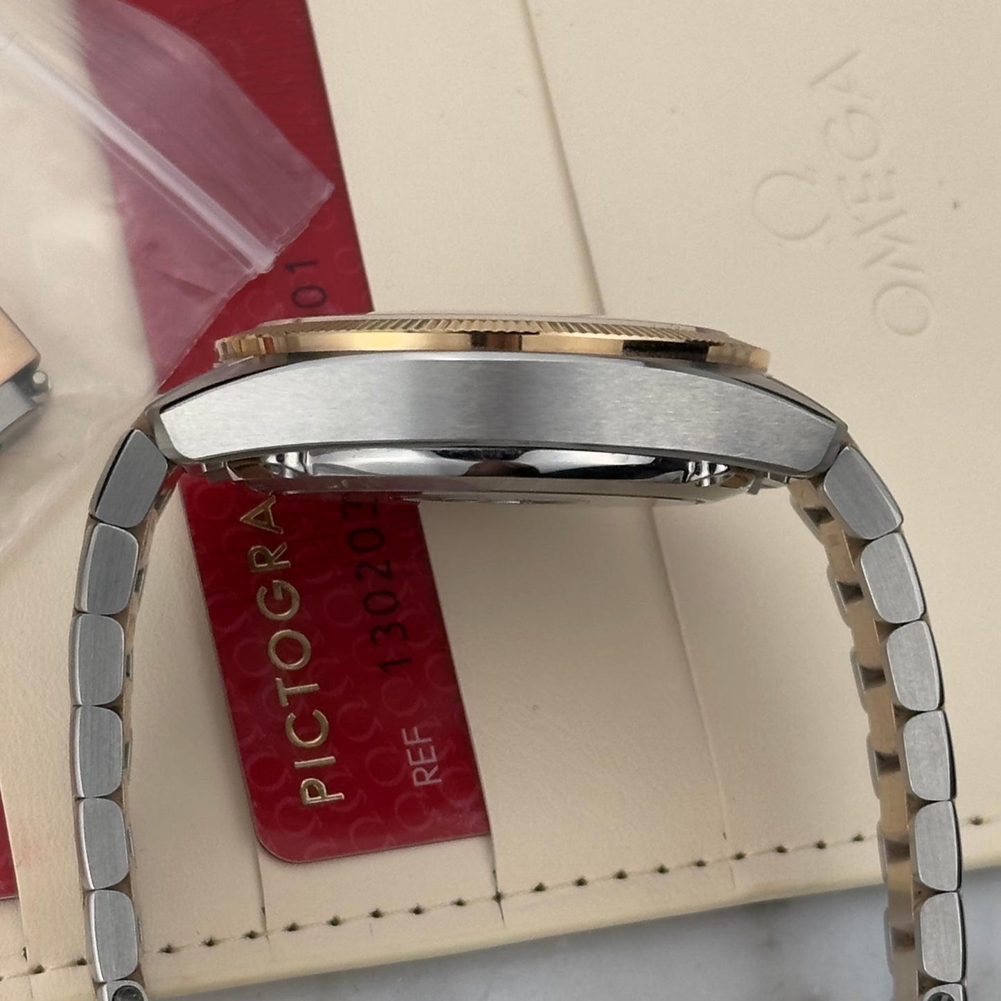 Omega Constellation Globemaster | 130.20.39.21.03.001 | Full Set
